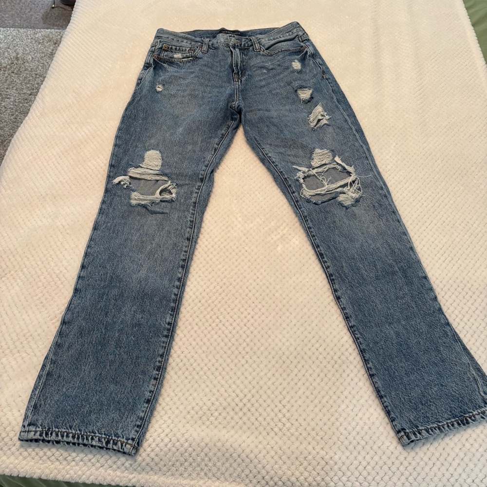 Aeropostale Men's Distressed Blue Jeans